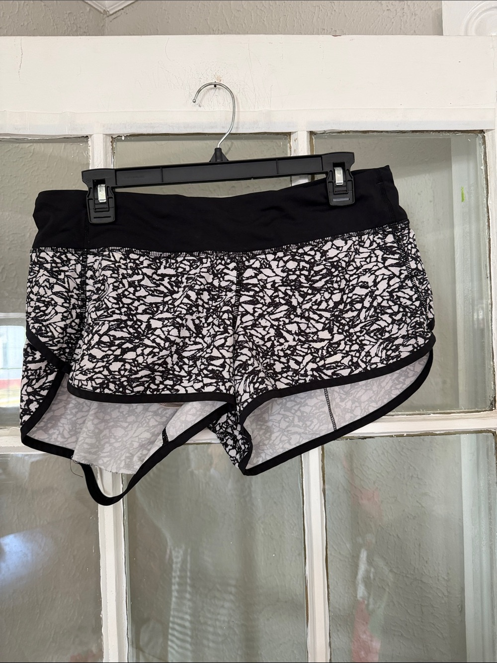 Lululemon Hottie Hots Black & White Patterned Women's Running Shorts